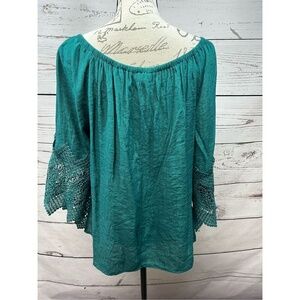 Unique Spectrum XL teal colored blouse with lace lining around sleeves and botto